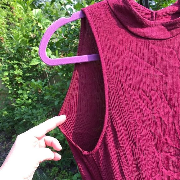 Red/Maroon Sleeveless Midi Dress - Picture 3 of 10